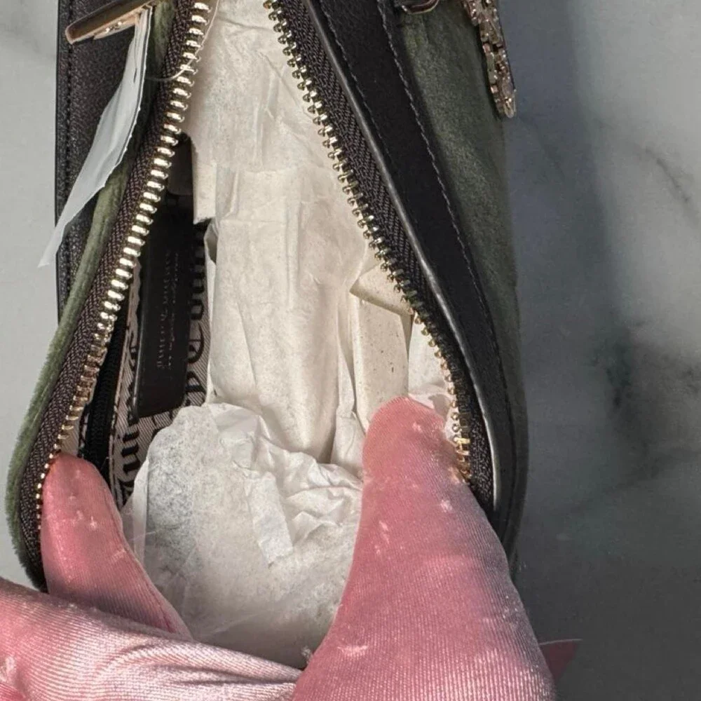 Juicy Couture Green Velvet Purse A 031